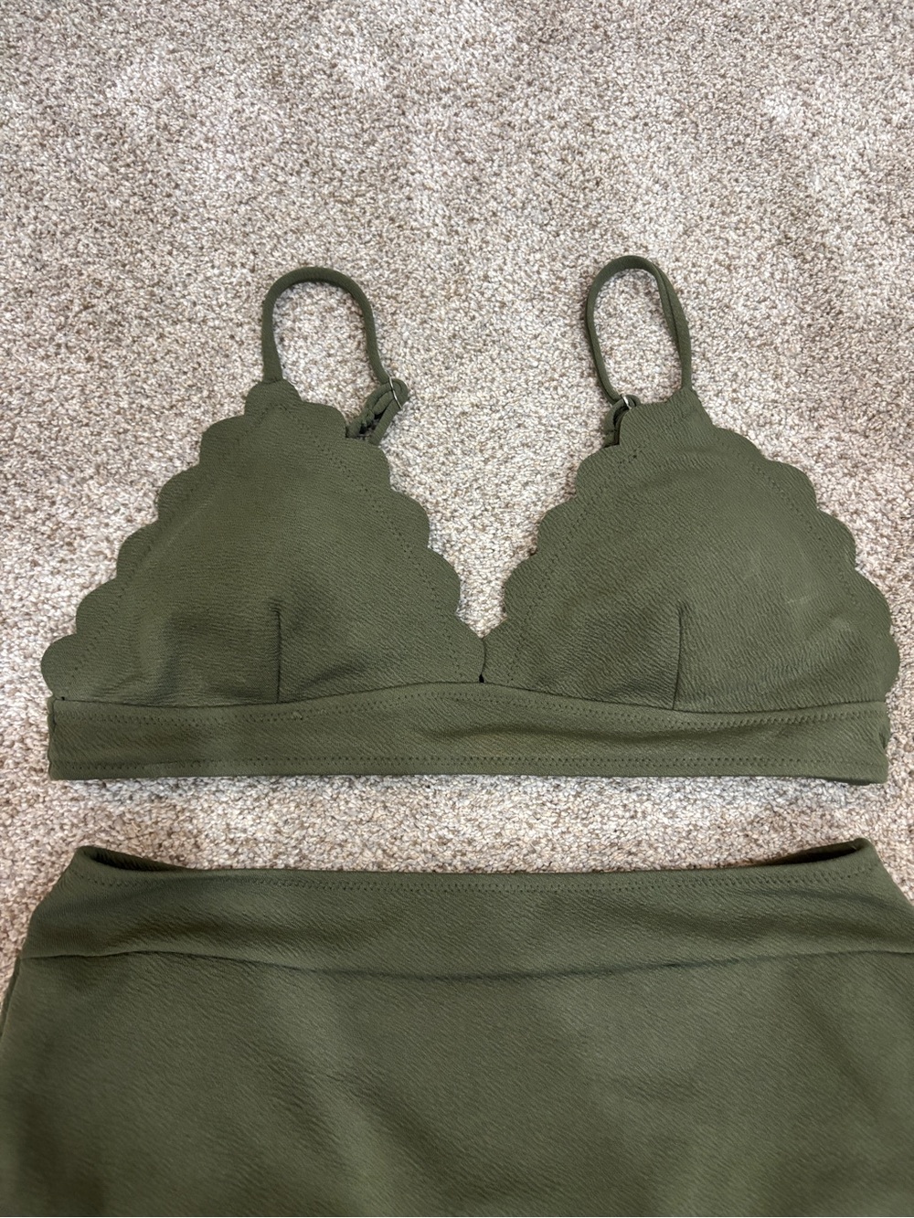 NEW! Cupshe Green High Waist Scalloped Bikini 2 Piece Set Size L - Picture 8 of 9